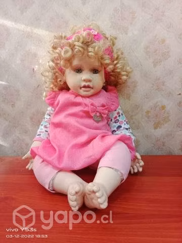 Muñeca colecciónable realista