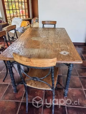 Comedor de madera y fierro