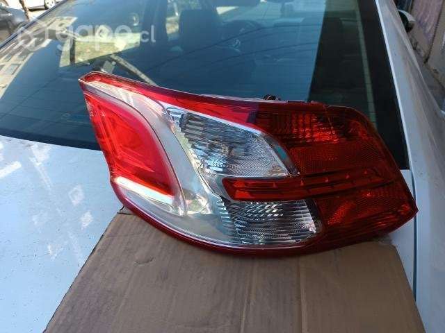 Foco izquierdo Peugeot  - Imagen 2