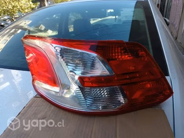 Foco izquierdo Peugeot 