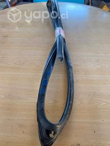 Goma vidrio puerta delantera izquierda Ranger 2014