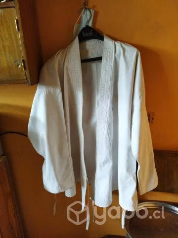 Kimono blanco en BN estado
