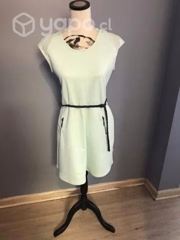Vestidos y blusas