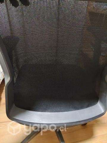 Silla de escritorio semi nueva conversable - Imagen 4