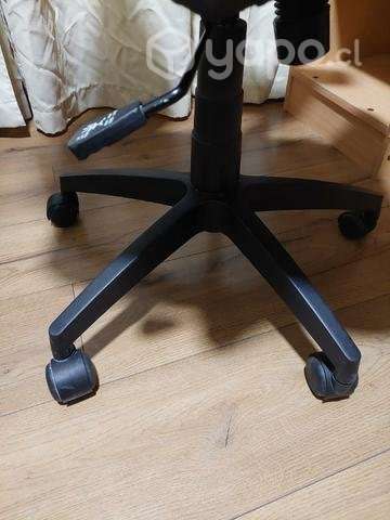 Silla de escritorio semi nueva conversable - Imagen 5