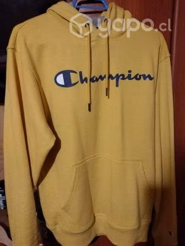 Poleron marca Champion talla S
