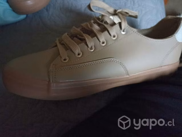 Zapatos y zapatillas