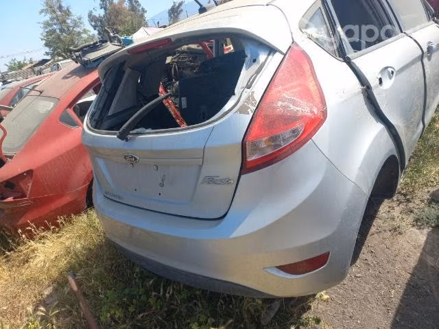 Parachoque trasero ford fiesta sport 2015 al 2020 - Imagen 2