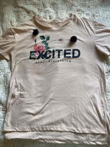 Polera con pompones