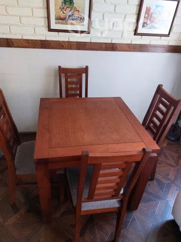 Comedor de madera gruesa 4 sillas
