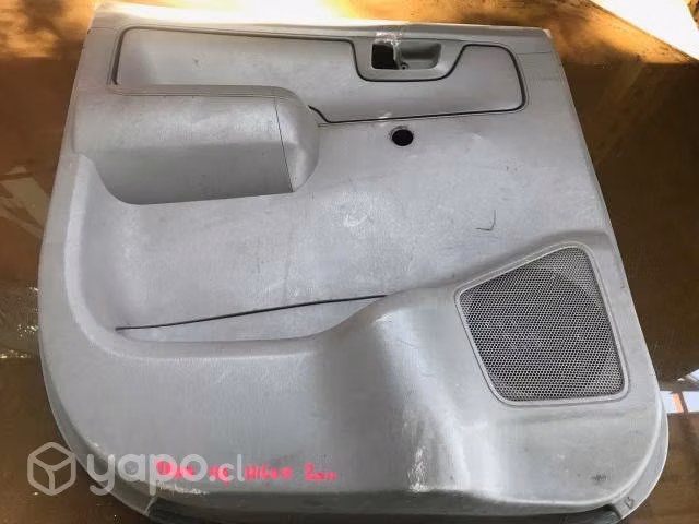 Tapiz puerta trasera izquierda Toyota Hilux 2007 a