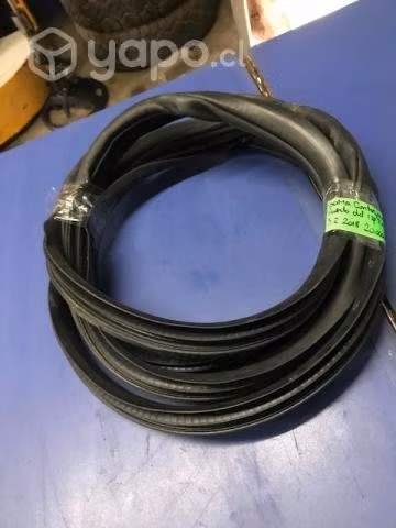 Goma contorno pilar del izq Ford Ranger 3.2 2018