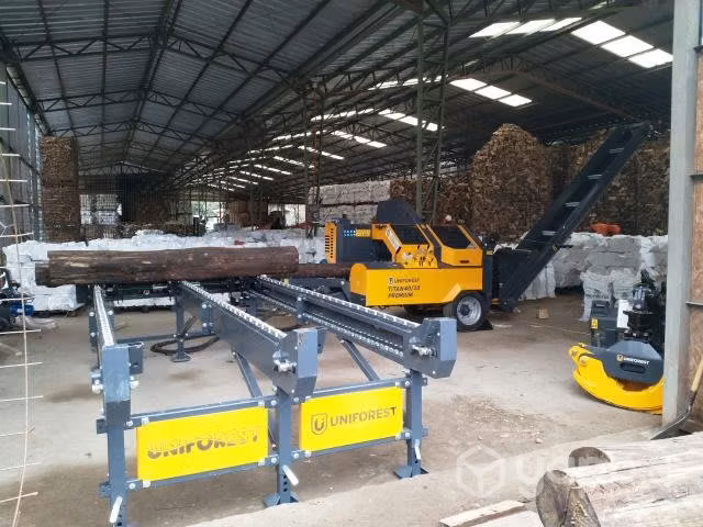 Procesador de leña con sierra circular Titan 40/20