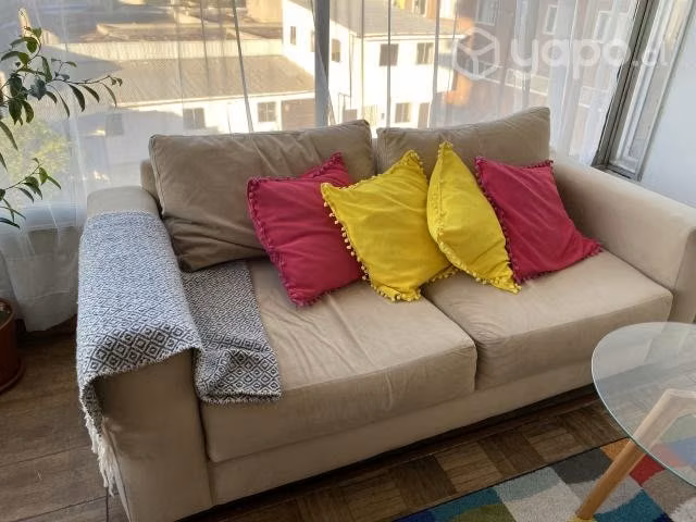 sillón con almohadas - Imagen 2