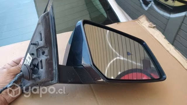 Espejo derecho Chevrolet traverse 2009-2018