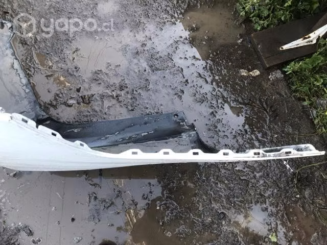 Parachoque Trasero Nissan Sentra (13-15)