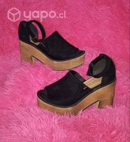 Zapatos formal y sandalias