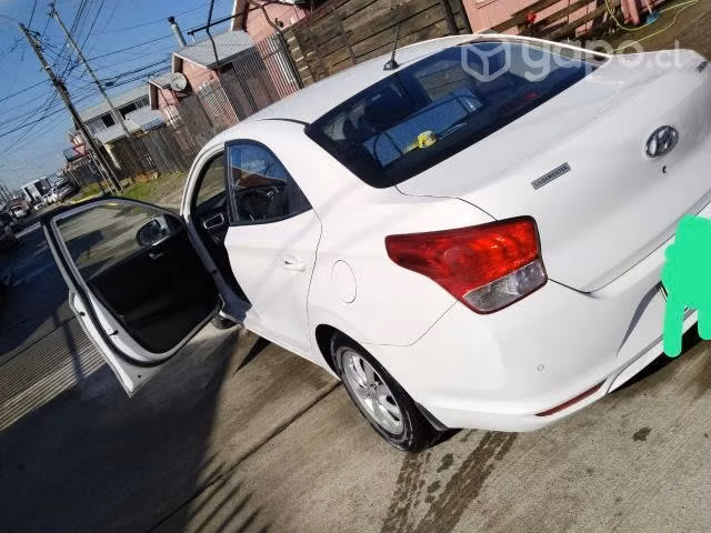 Auto Hyundai Verna