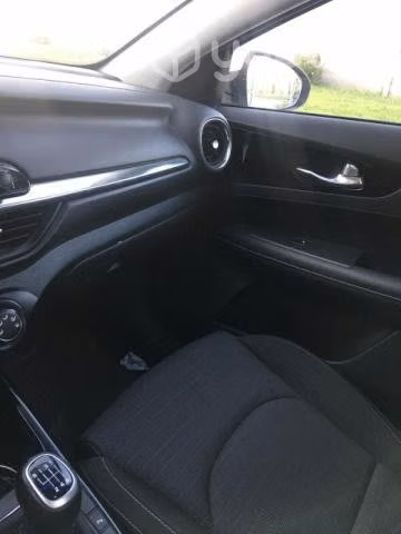 Se vende Kia Cerato 2019 - Imagen 3