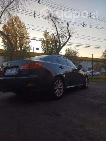 Vendo o permuto LEXUS IS250 2010