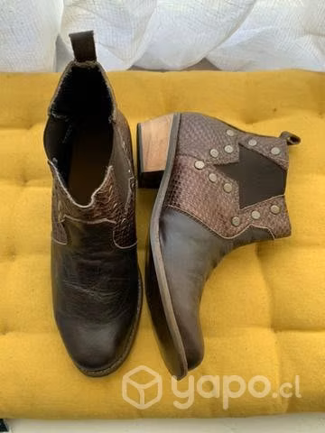 Botines café de cuero 37 nuevos sin uso