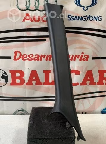 Tapiz pilar delantero izquierdo YARIS SPORT GLE