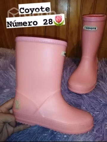 Botitas Marca Coyote Número 28 color rosa