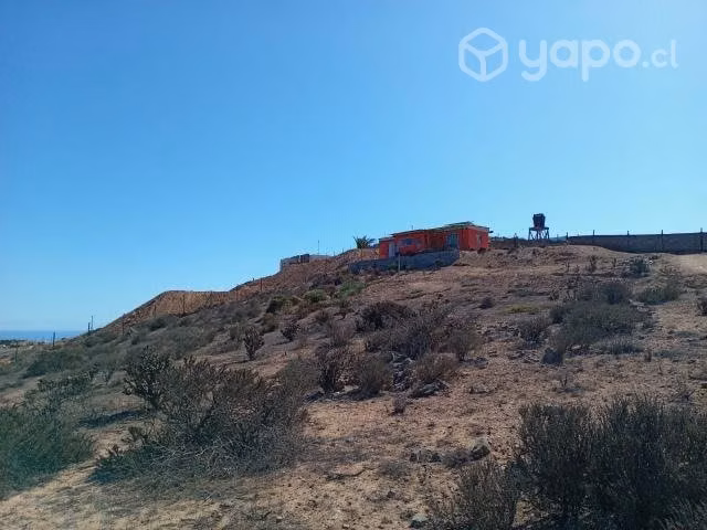 Se vende parcela con 2 casas