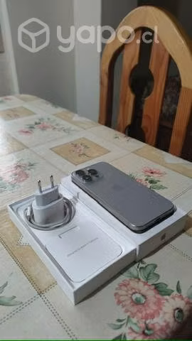 IPhone 15 Pro Max natural titanium
