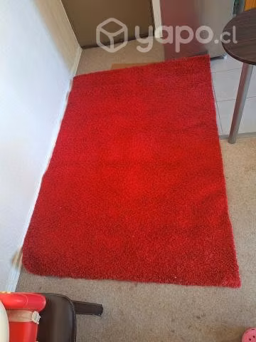 Alfombra roja modelo shaggy