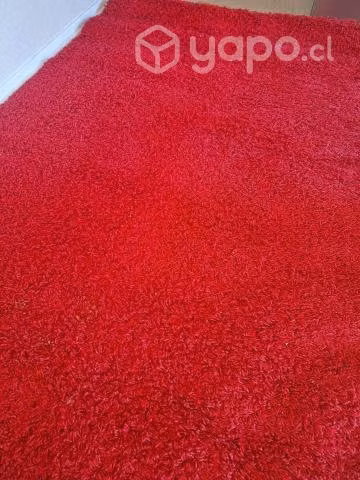Alfombra roja modelo shaggy
