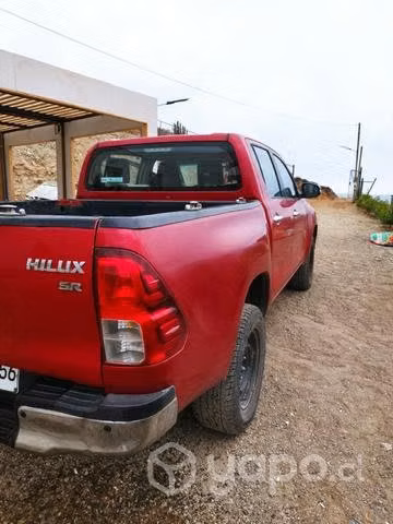 Camioneta Toyota hilux 4x2
