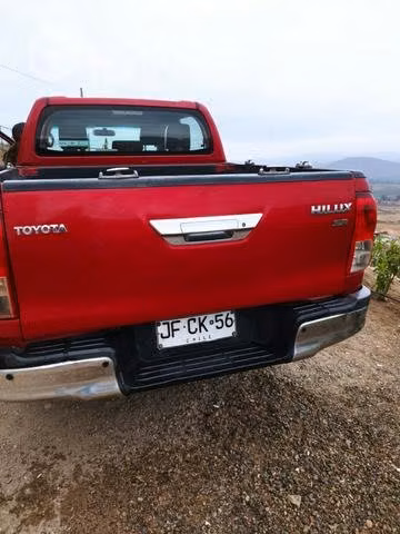 Camioneta Toyota hilux 4x2