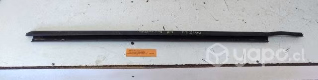 Moldura Lame Vidrio Del Izq (FE2100) Explorer 3.5