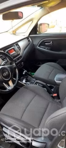 Vendo Kia carens por renovacion
