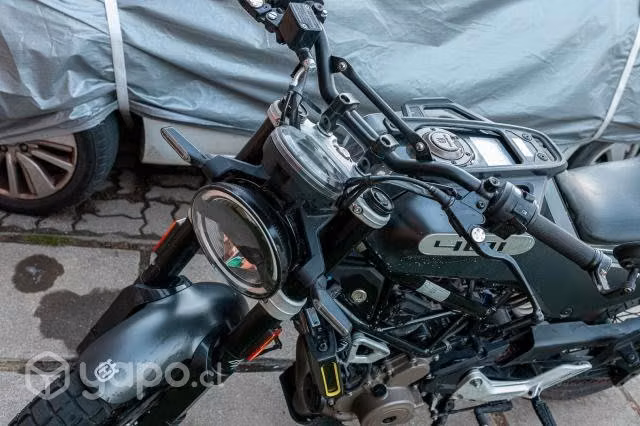 2021 Husqvarna Svartpilen 401