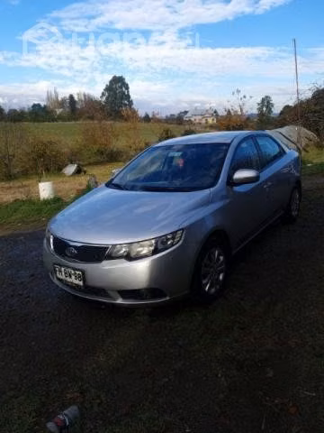 Se vende kia cerato 2013