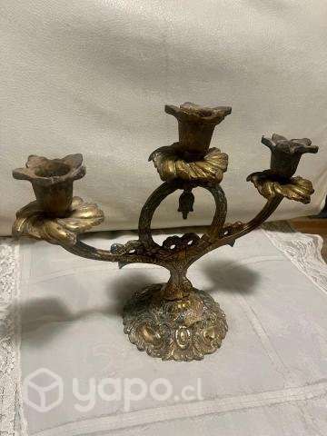 Antiguo Candelabro Bronce Macizo Tres Brazos - Imagen 2