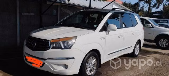 Ssangyong stavic 2013
