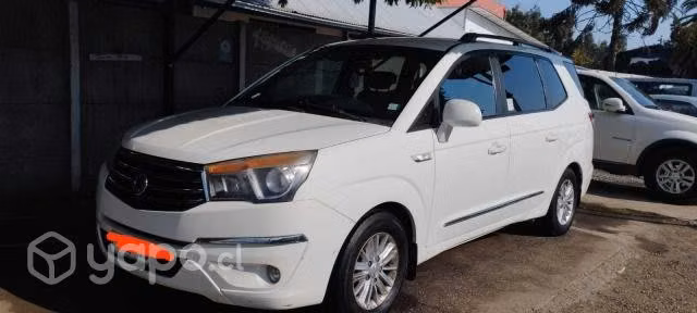 Ssangyong stavic 2013
