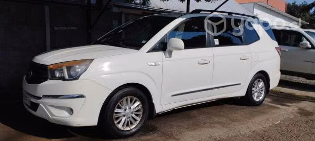 Ssangyong stavic 2013