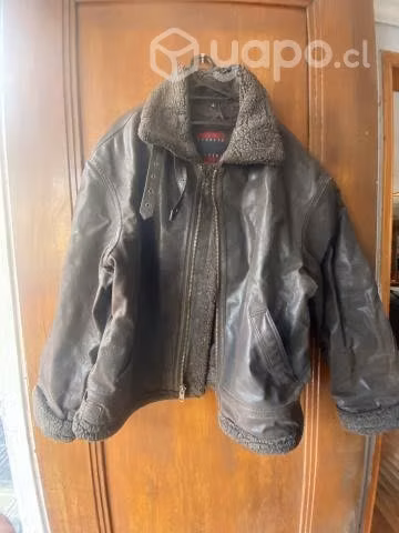 Chaqueta aviadora de cuero