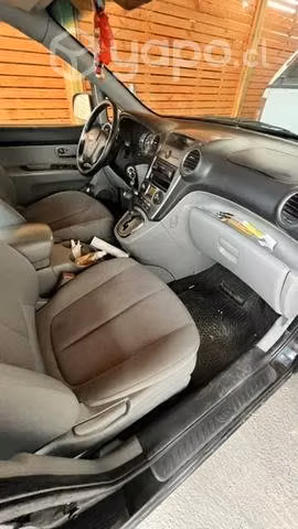 Kia carens 2011