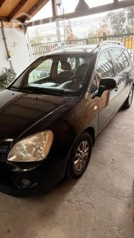 Kia carens 2011