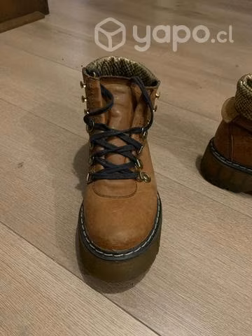 Botines 100% cuero marca Javiera Poch