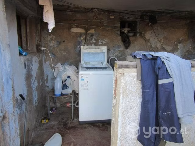 Casona de 2 pisos a pasos avenida Playa Ancha