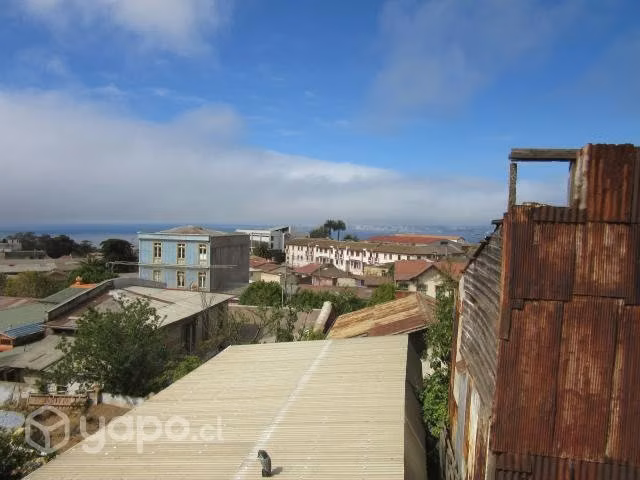 Casona de 2 pisos a pasos avenida Playa Ancha