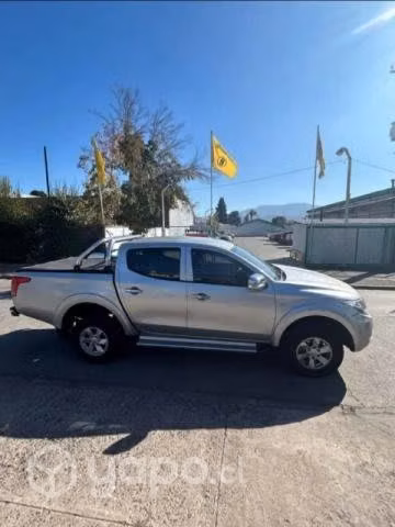 MITSUBISHI L200, año 2019