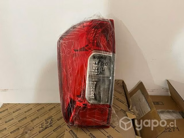 Foco trasero lh nissan np300