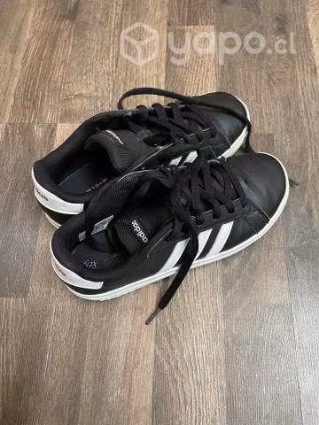Zapatillas ADIDAS original buen estado